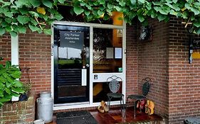 Bed, Bikes And Breakfast, City Farmer Amsterdam A Guesthouse With Free Parking